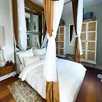 Luxury With Rooftop Terrace In *